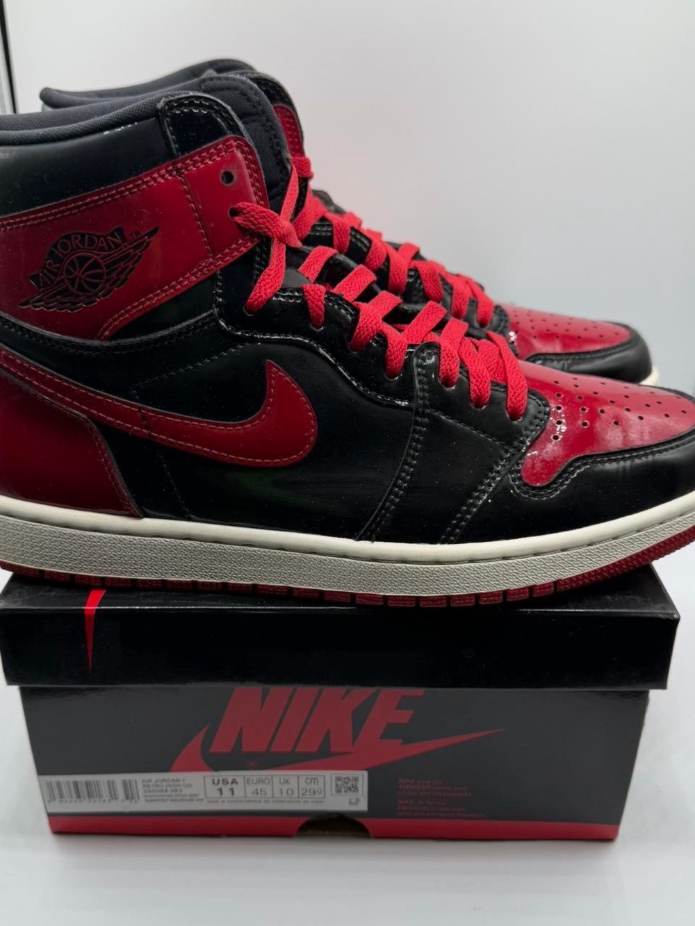 Nike Air Jordan 1 High OG - Black/Red
